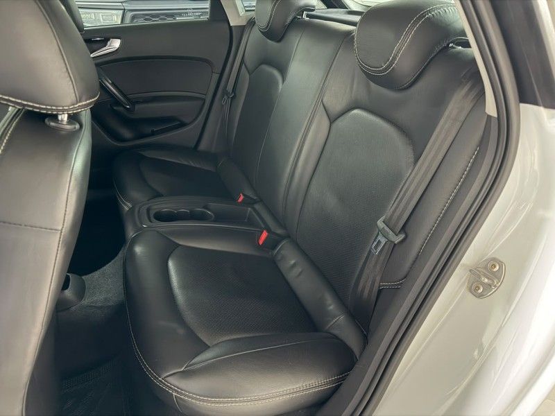 AUDI A1 1.4 TFSI ATTRACTION 16V 122CV 2014/2014 SUL SERRA MOTORS CAXIAS DO SUL / Carros no Vale AUDI A1 1.4 TFSI ATTRACTION 16V 122CV 2014/2014 SUL SERRA MOTORS CAXIAS DO SUL / Carros no Vale