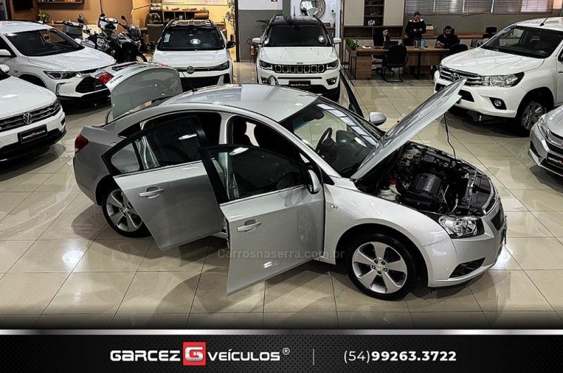 CHEVROLET CRUZE 1.8 LT 16V 2014/2014 GARCEZ VEÍCULOS BENTO GONÇALVES / Carros no Vale CHEVROLET CRUZE 1.8 LT 16V 2014/2014 GARCEZ VEÍCULOS BENTO GONÇALVES / Carros no Vale