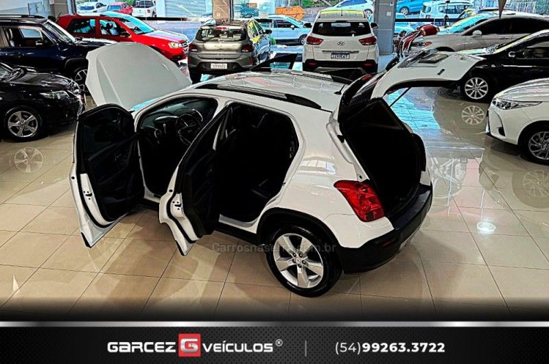 CHEVROLET TRACKER 1.8 MPFI LTZ 4X2 16V 2013/2014 GARCEZ VEÍCULOS BENTO GONÇALVES / Carros no Vale