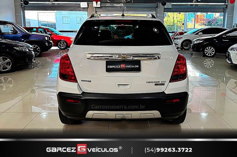 CHEVROLET TRACKER 1.8 MPFI LTZ 4X2 16V 2013/2014 GARCEZ VEÍCULOS BENTO GONÇALVES / Carros no Vale