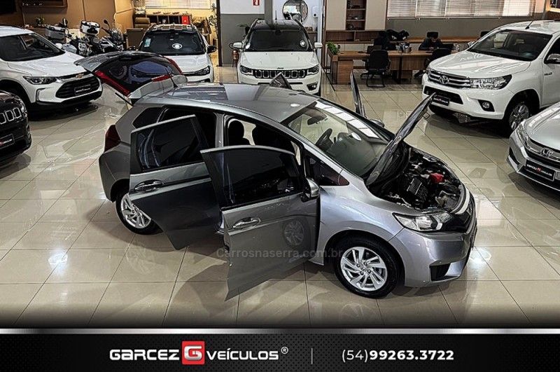 HONDA FIT 1.5 LX 16V 2014/2015 GARCEZ VEÍCULOS BENTO GONÇALVES / Carros no Vale