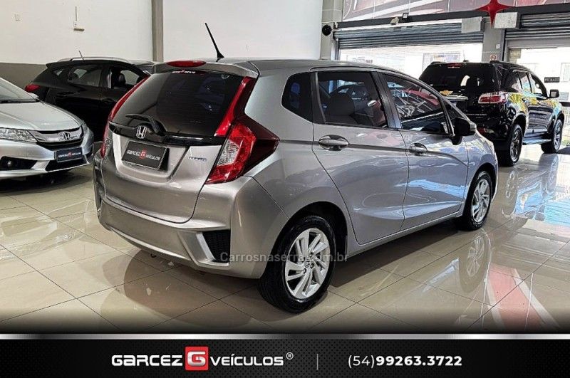 HONDA FIT 1.5 LX 16V 2014/2015 GARCEZ VEÍCULOS BENTO GONÇALVES / Carros no Vale