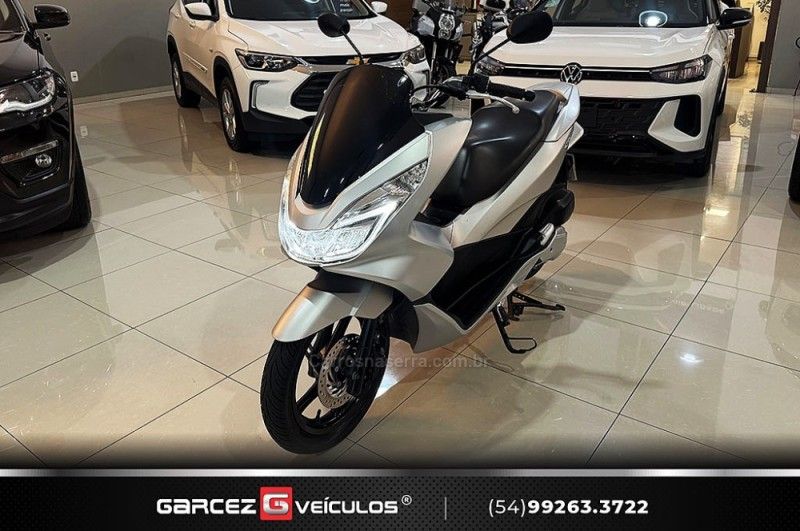 HONDA PCX 150 2018/2018 GARCEZ VEÍCULOS BENTO GONÇALVES / Carros no Vale