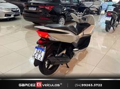 HONDA PCX 150 2018/2018 GARCEZ VEÍCULOS BENTO GONÇALVES / Carros no Vale
