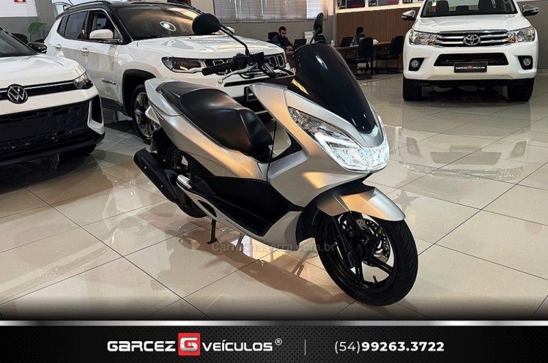 HONDA PCX 150 2018/2018 GARCEZ VEÍCULOS BENTO GONÇALVES / Carros no Vale