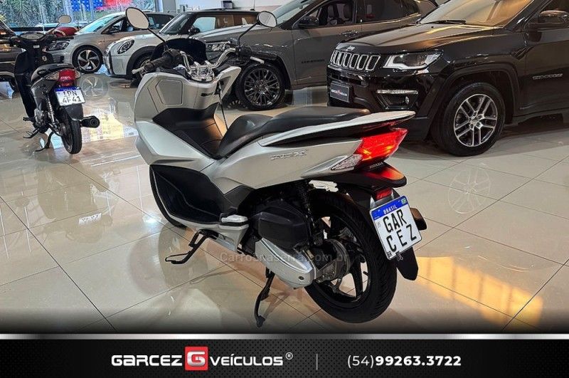 HONDA PCX 150 2018/2018 GARCEZ VEÍCULOS BENTO GONÇALVES / Carros no Vale