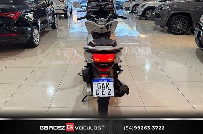HONDA PCX 150 2018/2018 GARCEZ VEÍCULOS BENTO GONÇALVES / Carros no Vale