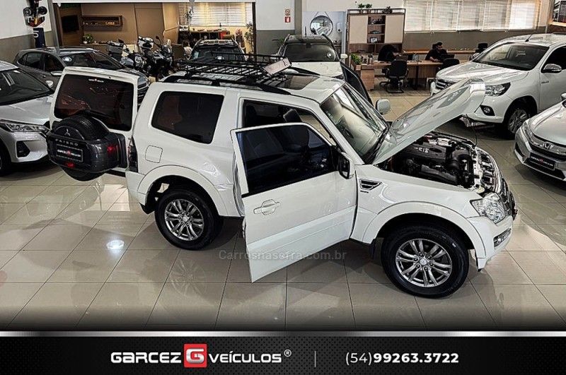 MITSUBISHI PAJERO FULL 3.2 HPE 4X4 16V TURBO INTERCOOLER 2016/2016 GARCEZ VEÍCULOS BENTO GONÇALVES / Carros no Vale MITSUBISHI PAJERO FULL 3.2 HPE 4X4 16V TURBO INTERCOOLER 2016/2016 GARCEZ VEÍCULOS BENTO GONÇALVES / Carros no Vale