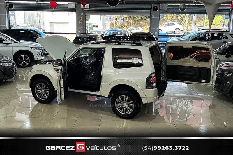 MITSUBISHI PAJERO FULL 3.2 HPE 4X4 16V TURBO INTERCOOLER 2016/2016 GARCEZ VEÍCULOS BENTO GONÇALVES / Carros no Vale MITSUBISHI PAJERO FULL 3.2 HPE 4X4 16V TURBO INTERCOOLER 2016/2016 GARCEZ VEÍCULOS BENTO GONÇALVES / Carros no Vale