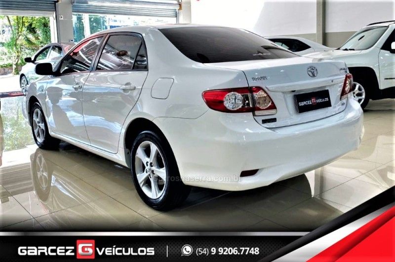 TOYOTA COROLLA 2.0 XEI 16V 2013/2014 GARCEZ VEÍCULOS BENTO GONÇALVES / Carros no Vale TOYOTA COROLLA 2.0 XEI 16V 2013/2014 GARCEZ VEÍCULOS BENTO GONÇALVES / Carros no Vale