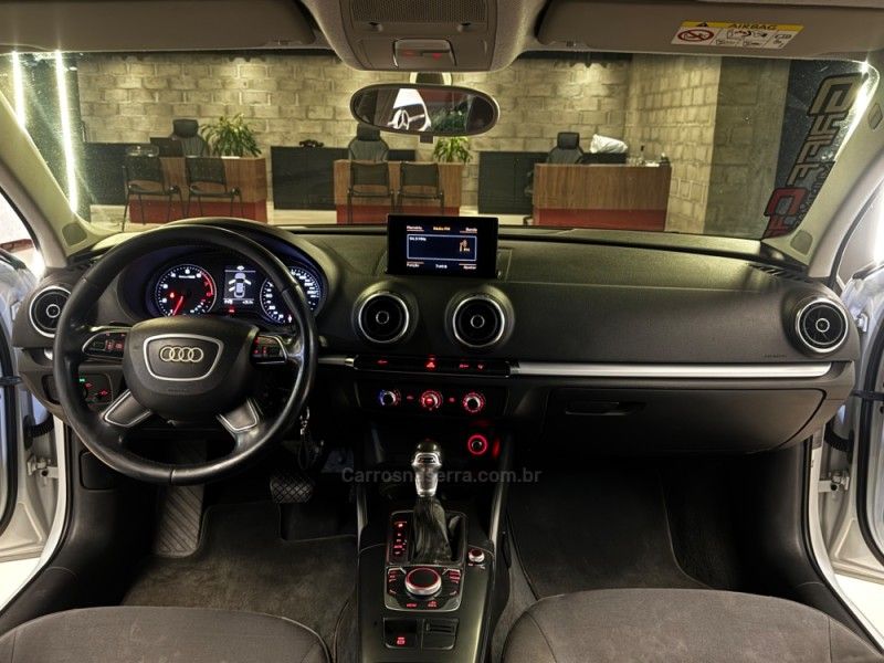 AUDI A3 1.4 TFSI SEDAN ATTRACTION 16V TIPTRONIC 2014/2015 GRIFFCAR MULTIMARCAS DOIS IRMÃOS / Carros no Vale AUDI A3 1.4 TFSI SEDAN ATTRACTION 16V TIPTRONIC 2014/2015 GRIFFCAR MULTIMARCAS DOIS IRMÃOS / Carros no Vale