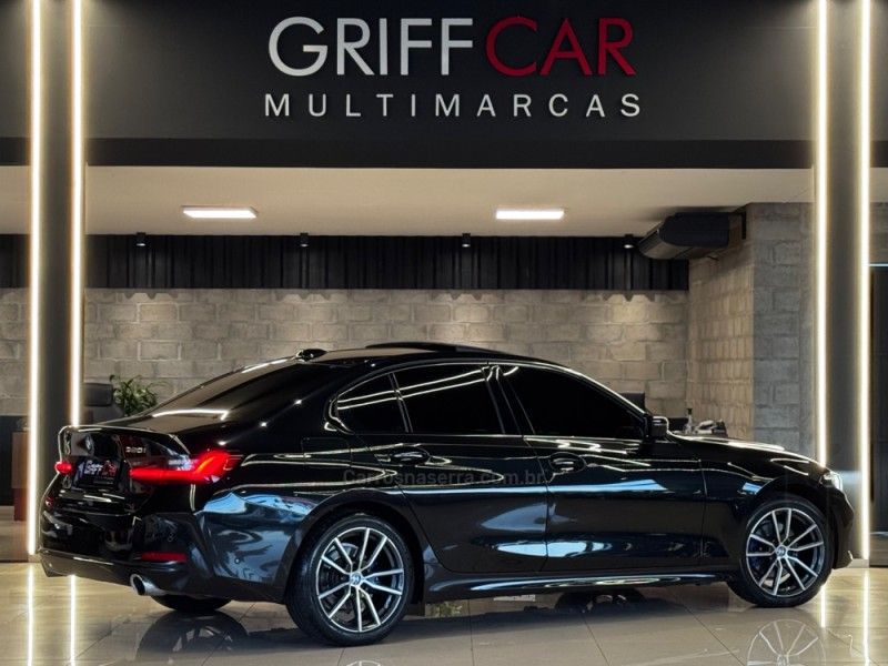 BMW 320I 2.0 M SPORT GP 16V TURBO ACTIVE 2023/2024 GRIFFCAR MULTIMARCAS DOIS IRMÃOS / Carros no Vale BMW 320I 2.0 M SPORT GP 16V TURBO ACTIVE 2023/2024 GRIFFCAR MULTIMARCAS DOIS IRMÃOS / Carros no Vale