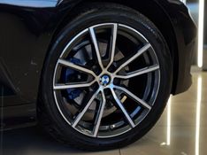 BMW 320I 2.0 M SPORT GP 16V TURBO ACTIVE 2023/2024 GRIFFCAR MULTIMARCAS DOIS IRMÃOS / Carros no Vale