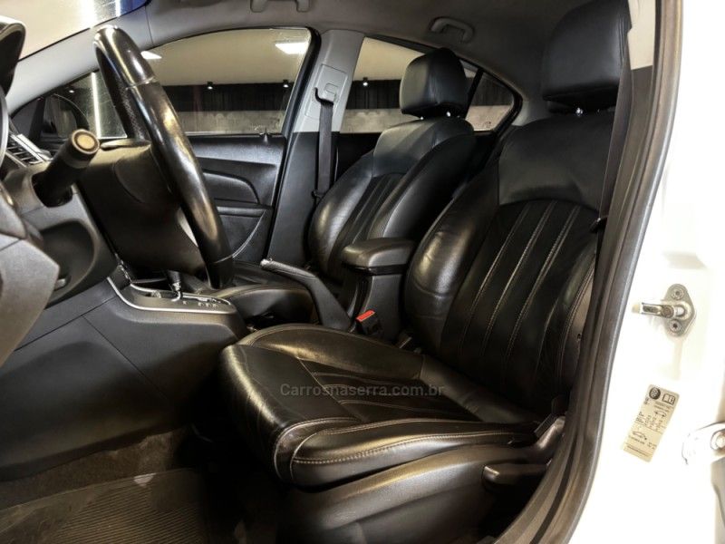 CHEVROLET CRUZE 1.8 LT 16V 2013/2013 GRIFFCAR MULTIMARCAS DOIS IRMÃOS / Carros no Vale CHEVROLET CRUZE 1.8 LT 16V 2013/2013 GRIFFCAR MULTIMARCAS DOIS IRMÃOS / Carros no Vale