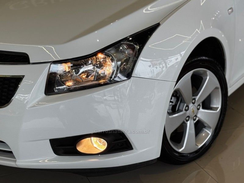 CHEVROLET CRUZE 1.8 LT 16V 2012/2012 GRIFFCAR MULTIMARCAS DOIS IRMÃOS / Carros no Vale CHEVROLET CRUZE 1.8 LT 16V 2012/2012 GRIFFCAR MULTIMARCAS DOIS IRMÃOS / Carros no Vale