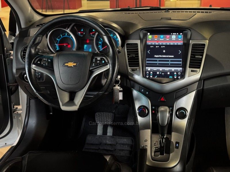 CHEVROLET CRUZE 1.8 LT 16V 2012/2012 GRIFFCAR MULTIMARCAS DOIS IRMÃOS / Carros no Vale CHEVROLET CRUZE 1.8 LT 16V 2012/2012 GRIFFCAR MULTIMARCAS DOIS IRMÃOS / Carros no Vale
