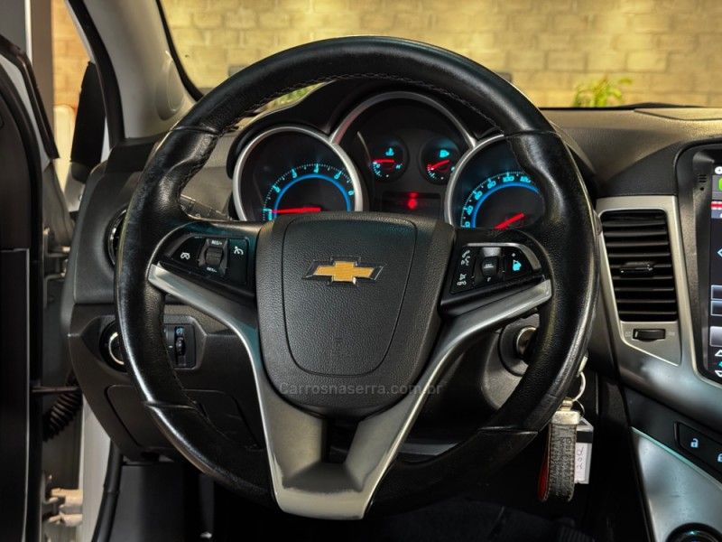 CHEVROLET CRUZE 1.8 LT 16V 2012/2012 GRIFFCAR MULTIMARCAS DOIS IRMÃOS / Carros no Vale CHEVROLET CRUZE 1.8 LT 16V 2012/2012 GRIFFCAR MULTIMARCAS DOIS IRMÃOS / Carros no Vale