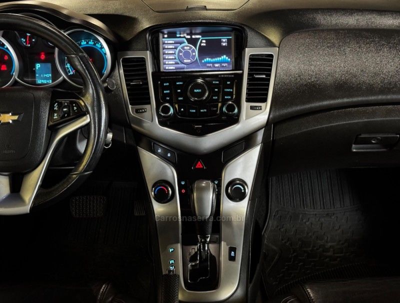 CHEVROLET CRUZE 1.8 LT 16V 2013/2013 GRIFFCAR MULTIMARCAS DOIS IRMÃOS / Carros no Vale CHEVROLET CRUZE 1.8 LT 16V 2013/2013 GRIFFCAR MULTIMARCAS DOIS IRMÃOS / Carros no Vale