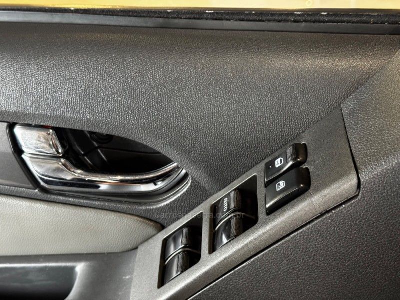 CHEVROLET S10 2.4 LTZ 4X2 CD 8V 2012/2013 GRIFFCAR MULTIMARCAS DOIS IRMÃOS / Carros no Vale CHEVROLET S10 2.4 LTZ 4X2 CD 8V 2012/2013 GRIFFCAR MULTIMARCAS DOIS IRMÃOS / Carros no Vale