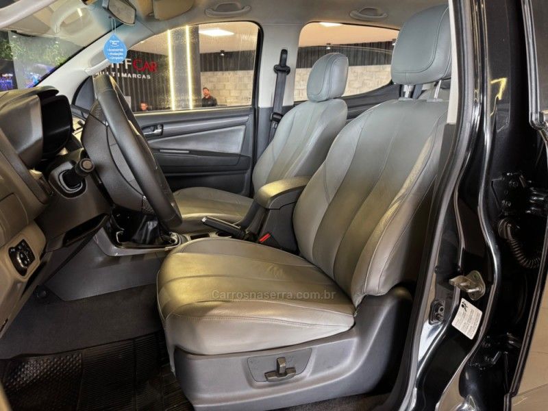 CHEVROLET S10 2.4 LTZ 4X2 CD 8V 2012/2013 GRIFFCAR MULTIMARCAS DOIS IRMÃOS / Carros no Vale CHEVROLET S10 2.4 LTZ 4X2 CD 8V 2012/2013 GRIFFCAR MULTIMARCAS DOIS IRMÃOS / Carros no Vale