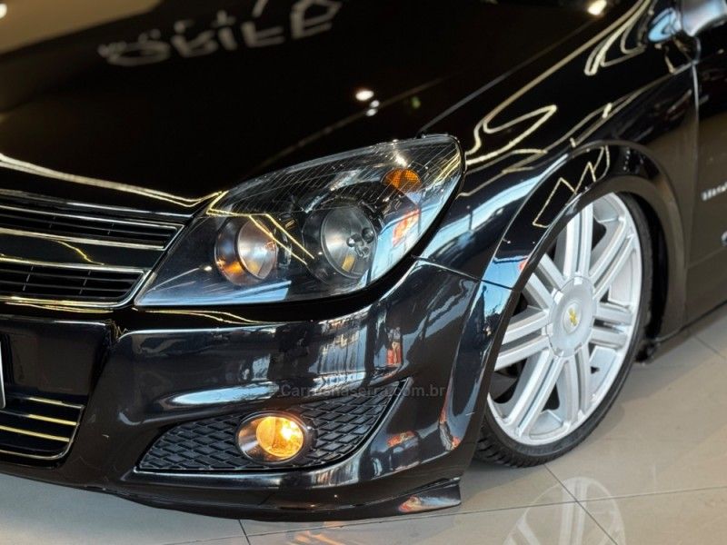 CHEVROLET VECTRA 2.0 MPFI ELEGANCE 8V 2009/2010 GRIFFCAR MULTIMARCAS DOIS IRMÃOS / Carros no Vale CHEVROLET VECTRA 2.0 MPFI ELEGANCE 8V 2009/2010 GRIFFCAR MULTIMARCAS DOIS IRMÃOS / Carros no Vale