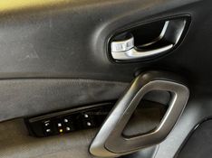 FIAT TORO 1.8 16V EVO FREEDOM 2017/2018 GRIFFCAR MULTIMARCAS DOIS IRMÃOS / Carros no Vale