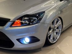 FORD FOCUS 1.6 8V 2010/2011 GRIFFCAR MULTIMARCAS DOIS IRMÃOS / Carros no Vale