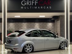 FORD FOCUS 1.6 8V 2010/2011 GRIFFCAR MULTIMARCAS DOIS IRMÃOS / Carros no Vale