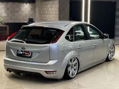 FORD FOCUS 1.6 8V 2010/2011 GRIFFCAR MULTIMARCAS DOIS IRMÃOS / Carros no Vale