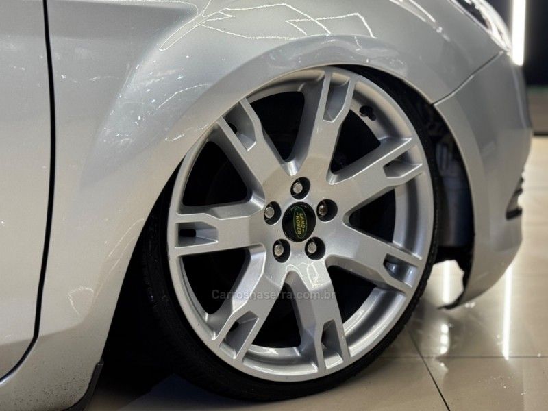 FORD FOCUS 1.6 8V 2010/2011 GRIFFCAR MULTIMARCAS DOIS IRMÃOS / Carros no Vale