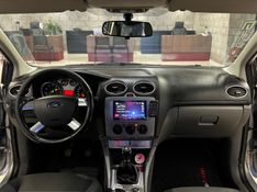FORD FOCUS 1.6 8V 2010/2011 GRIFFCAR MULTIMARCAS DOIS IRMÃOS / Carros no Vale