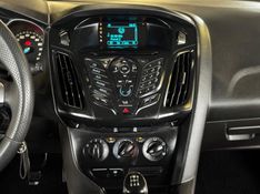 FORD FOCUS 1.6 SE 16V 2014/2015 GRIFFCAR MULTIMARCAS DOIS IRMÃOS / Carros no Vale