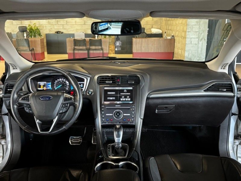 FORD FUSION 2.0 TITANIUM FWD 16V 2015/2016 GRIFFCAR MULTIMARCAS DOIS IRMÃOS / Carros no Vale FORD FUSION 2.0 TITANIUM FWD 16V 2015/2016 GRIFFCAR MULTIMARCAS DOIS IRMÃOS / Carros no Vale