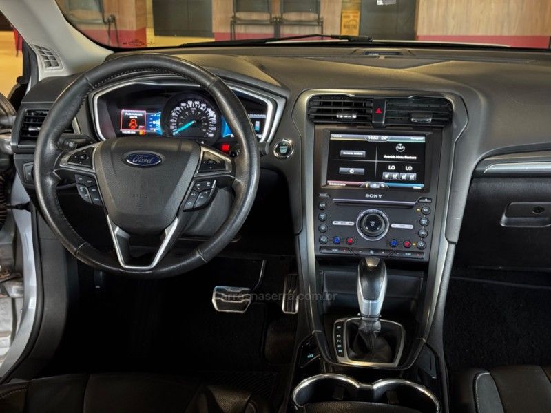 FORD FUSION 2.0 TITANIUM FWD 16V 2015/2016 GRIFFCAR MULTIMARCAS DOIS IRMÃOS / Carros no Vale FORD FUSION 2.0 TITANIUM FWD 16V 2015/2016 GRIFFCAR MULTIMARCAS DOIS IRMÃOS / Carros no Vale