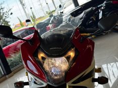 Honda Motos CBR 600F ABS 2013/2013 GRIFFCAR MULTIMARCAS DOIS IRMÃOS / Carros no Vale