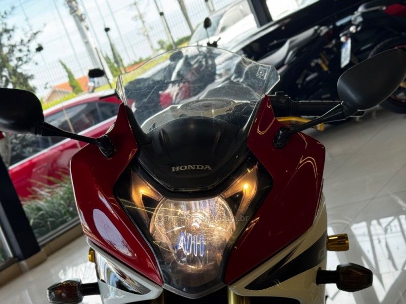 Honda Motos CBR 600F ABS 2013/2013 GRIFFCAR MULTIMARCAS DOIS IRMÃOS / Carros no Vale Honda Motos CBR 600F ABS 2013/2013 GRIFFCAR MULTIMARCAS DOIS IRMÃOS / Carros no Vale
