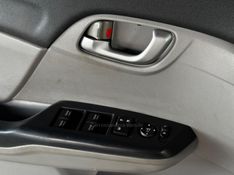 HONDA CIVIC 1.8 LXS 16V 2014/2015 GRIFFCAR MULTIMARCAS DOIS IRMÃOS / Carros no Vale