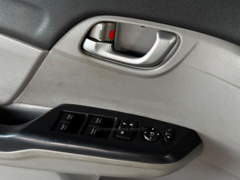 HONDA CIVIC 1.8 LXS 16V 2014/2015 GRIFFCAR MULTIMARCAS DOIS IRMÃOS / Carros no Vale HONDA CIVIC 1.8 LXS 16V 2014/2015 GRIFFCAR MULTIMARCAS DOIS IRMÃOS / Carros no Vale