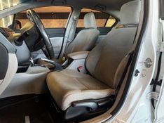 HONDA CIVIC 1.8 LXS 16V 2014/2015 GRIFFCAR MULTIMARCAS DOIS IRMÃOS / Carros no Vale