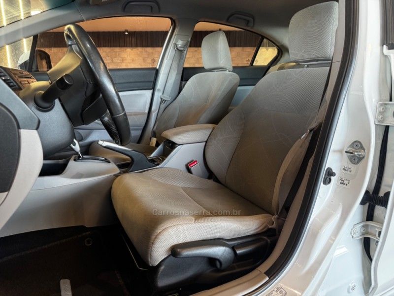 HONDA CIVIC 1.8 LXS 16V 2014/2015 GRIFFCAR MULTIMARCAS DOIS IRMÃOS / Carros no Vale HONDA CIVIC 1.8 LXS 16V 2014/2015 GRIFFCAR MULTIMARCAS DOIS IRMÃOS / Carros no Vale
