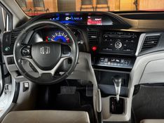 HONDA CIVIC 1.8 LXS 16V 2014/2015 GRIFFCAR MULTIMARCAS DOIS IRMÃOS / Carros no Vale