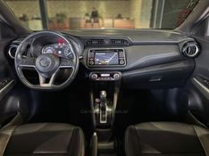 NISSAN KICKS 1.6 16V RIO XTRONIC 2017/2017 GRIFFCAR MULTIMARCAS DOIS IRMÃOS / Carros no Vale