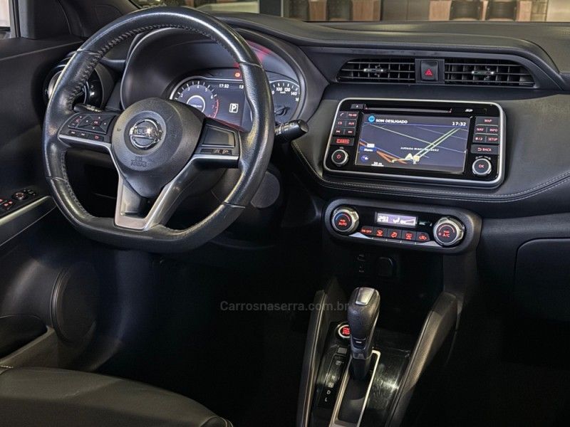 NISSAN KICKS 1.6 16V RIO XTRONIC 2017/2017 GRIFFCAR MULTIMARCAS DOIS IRMÃOS / Carros no Vale NISSAN KICKS 1.6 16V RIO XTRONIC 2017/2017 GRIFFCAR MULTIMARCAS DOIS IRMÃOS / Carros no Vale