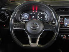NISSAN KICKS 1.6 16V RIO XTRONIC 2017/2017 GRIFFCAR MULTIMARCAS DOIS IRMÃOS / Carros no Vale