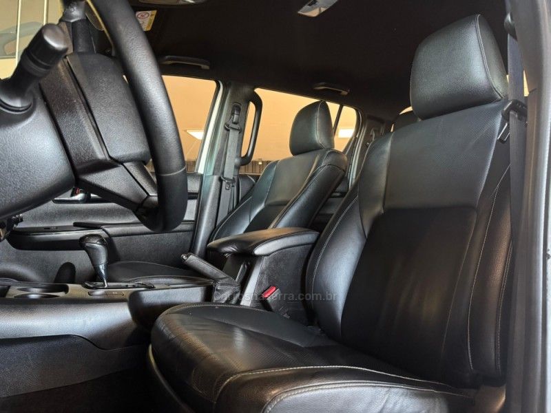 TOYOTA HILUX 2.8 SRX 4X4 CD 16V 2019/2020 GRIFFCAR MULTIMARCAS DOIS IRMÃOS / Carros no Vale TOYOTA HILUX 2.8 SRX 4X4 CD 16V 2019/2020 GRIFFCAR MULTIMARCAS DOIS IRMÃOS / Carros no Vale
