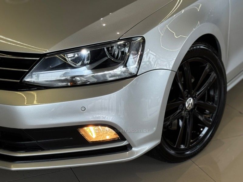 VOLKSWAGEN JETTA 2.0 TSI HIGHLINE 200CV TIPTRONIC 2015/2015 GRIFFCAR MULTIMARCAS DOIS IRMÃOS / Carros no Vale VOLKSWAGEN JETTA 2.0 TSI HIGHLINE 200CV TIPTRONIC 2015/2015 GRIFFCAR MULTIMARCAS DOIS IRMÃOS / Carros no Vale