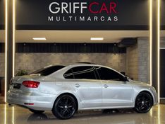 VOLKSWAGEN JETTA 2.0 TSI HIGHLINE 200CV TIPTRONIC 2015/2015 GRIFFCAR MULTIMARCAS DOIS IRMÃOS / Carros no Vale