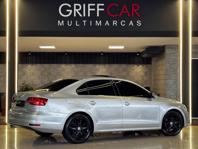 VOLKSWAGEN JETTA 2.0 TSI HIGHLINE 200CV TIPTRONIC 2015/2015 GRIFFCAR MULTIMARCAS DOIS IRMÃOS / Carros no Vale VOLKSWAGEN JETTA 2.0 TSI HIGHLINE 200CV TIPTRONIC 2015/2015 GRIFFCAR MULTIMARCAS DOIS IRMÃOS / Carros no Vale