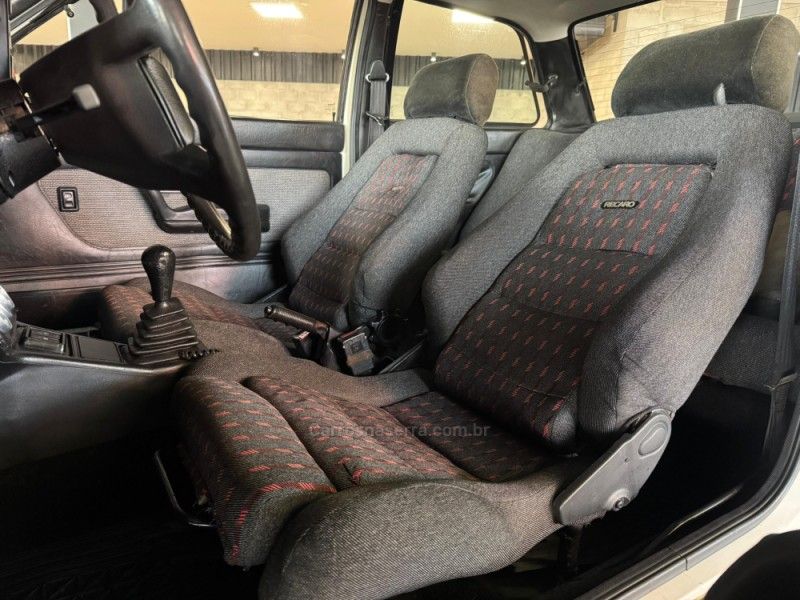 VOLKSWAGEN VOYAGE 1.6 GL 8V 1988/1988 GRIFFCAR MULTIMARCAS DOIS IRMÃOS / Carros no Vale VOLKSWAGEN VOYAGE 1.6 GL 8V 1988/1988 GRIFFCAR MULTIMARCAS DOIS IRMÃOS / Carros no Vale