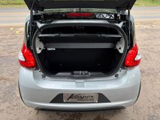 FIAT MOBI 1.0 TREKKING 8V 2025/2026 KASPER VEÍCULOS DOIS IRMÃOS / Carros no Vale